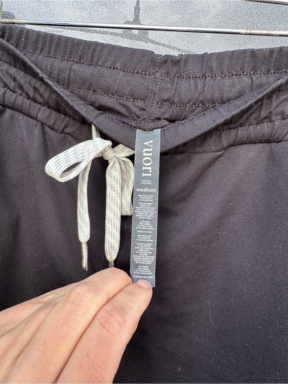Women’s Black Vuori Performance Joggers - Picture 4 of 6